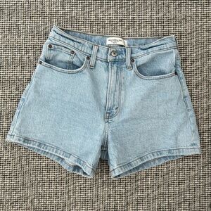 Abercrombie Curve Love Mom Short 4in